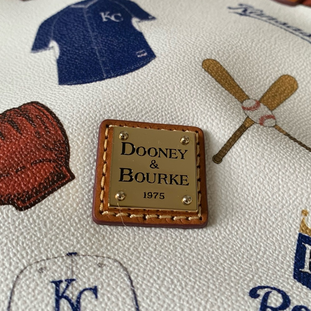 ⚾️ SALE⚾️ *NWT* D&B Dooney & Bourke KC Royals Small Celeste Bag - Picture 10 of 11